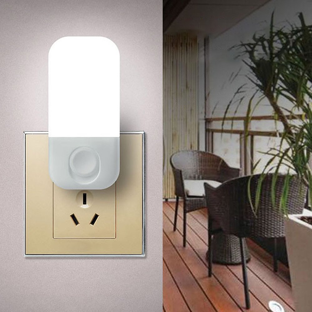 Lampa de veghe LED cu intrerupator, design compact, lumina calda